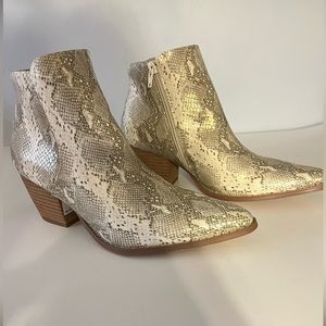 Coconut by Matisse Booties size 7.5